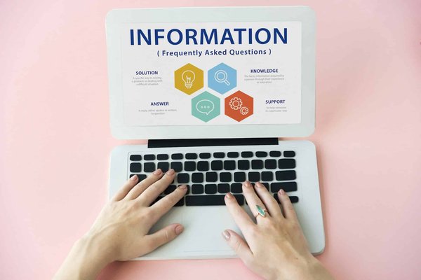 What are the capabilities of a conversational bot ?